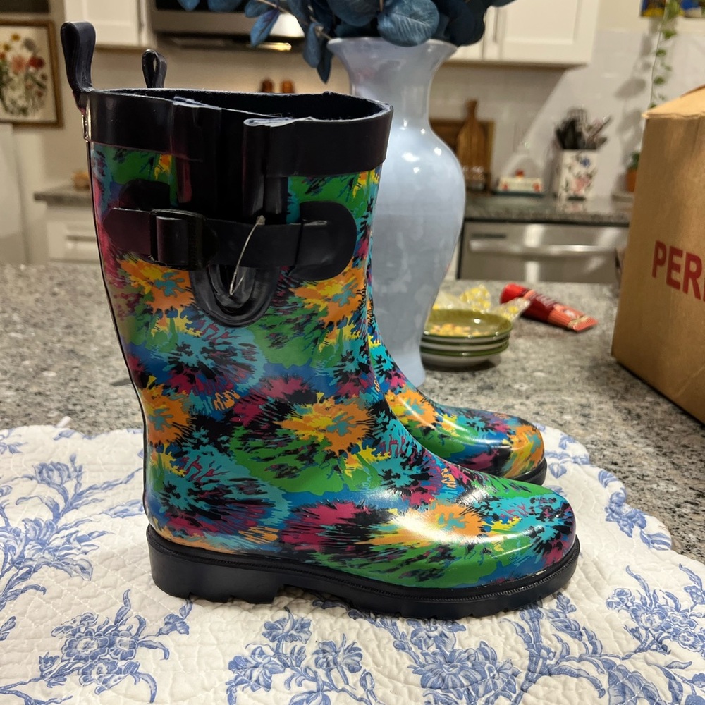 Capelli colorful rain boots size 6